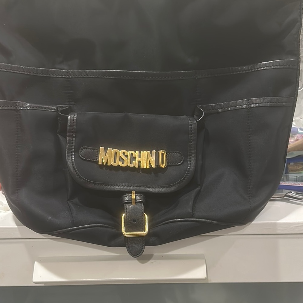 Moschino Redwall Black Shoulder Bag With Gold Logo